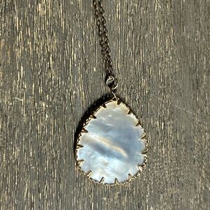 Real Mother of Pearl Teardrop Pendant Necklace 14KTGF‎ 20 inch chain